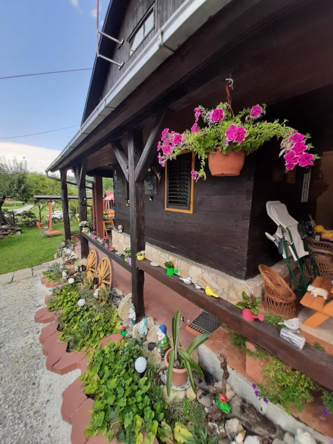 Kuca Viola, Traditional Wooden House In 特美好 外观 照片